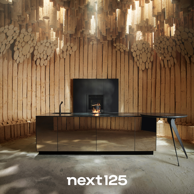 next125 Küche Exklusive next125 Luxusküche mit verspiegelten Fronten